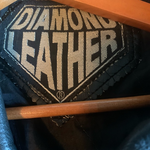 Woman’s Leather Motorcycle Jacket - Picture 5 of 7